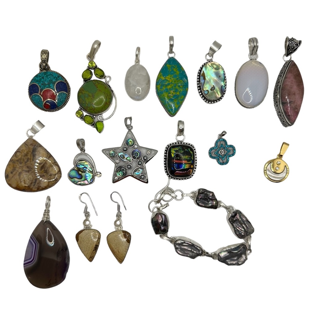 Natural stone pendants lot